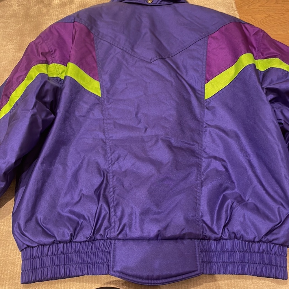 Descente Ski Coat - Picture 10 of 14